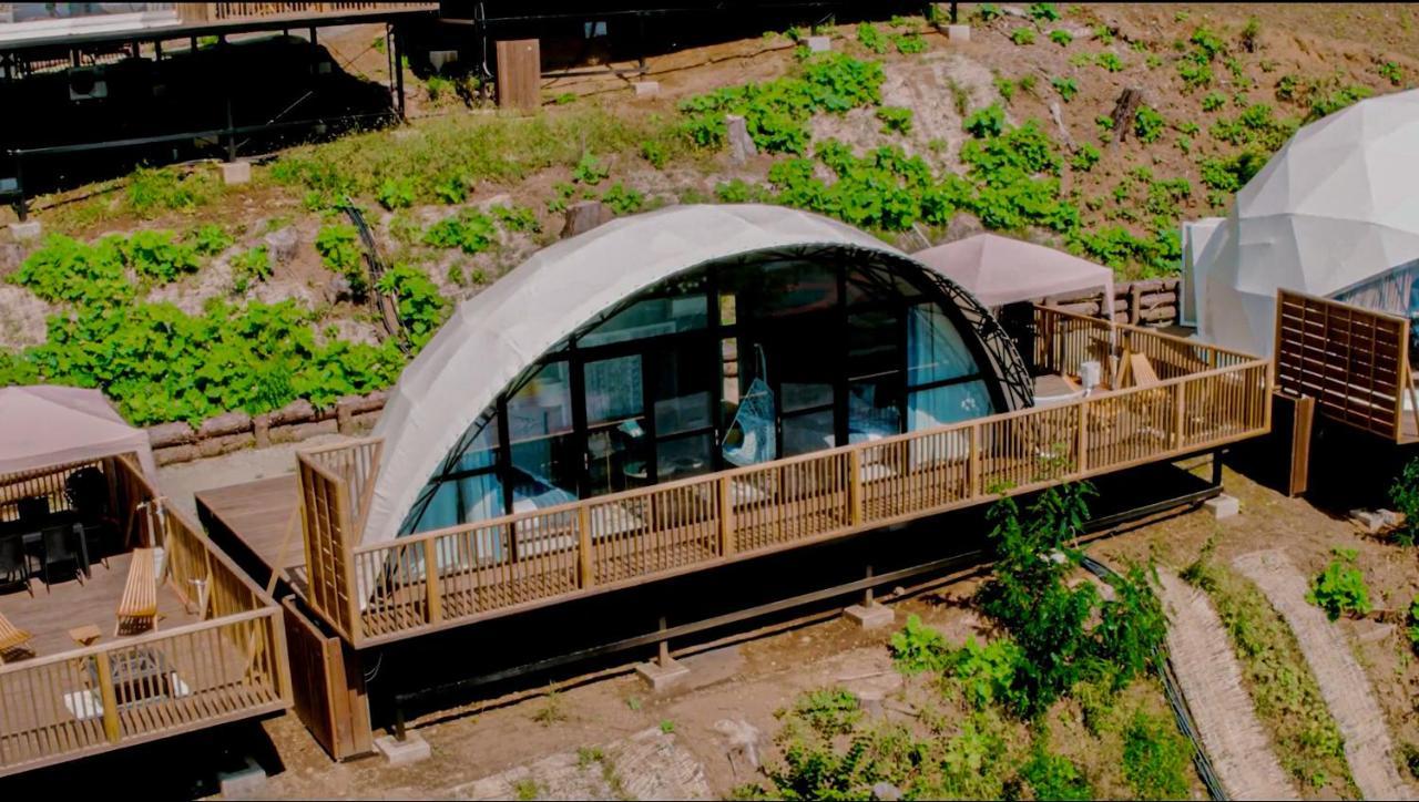 Mt.Fujiグランピングテラス　嶺乃華 Hotell Fujikawaguchiko Exteriör bild